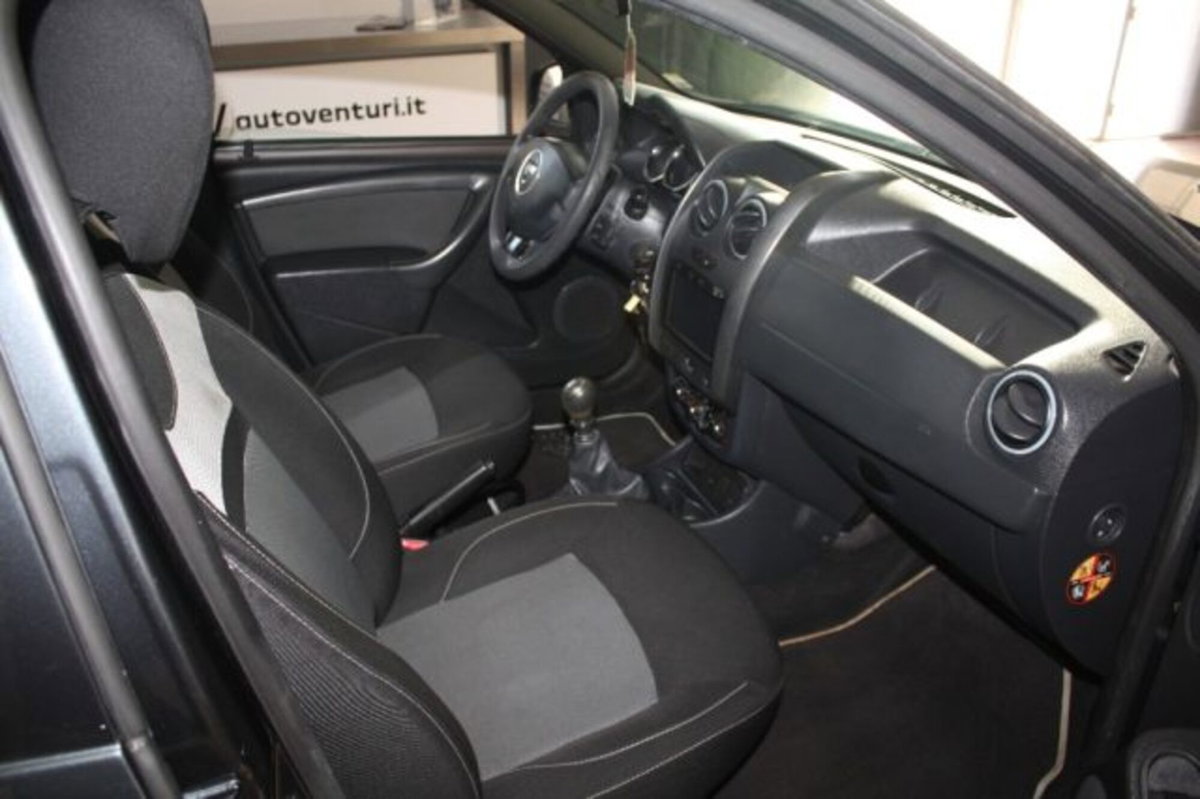 Dacia Duster 1.5 dCi 110CV S&S 4x2 Serie Speciale Lauréate Family (9)