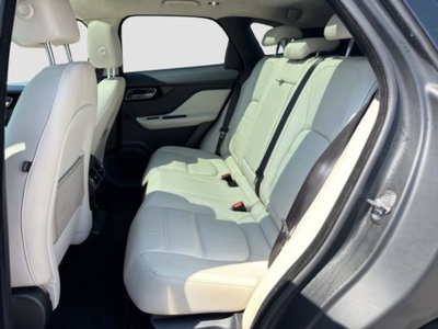 Jaguar F-Pace 2.0 D 180 CV AWD Prestige (11)