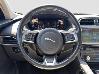 Jaguar F-Pace 2.0 D 180 CV AWD Prestige (13)
