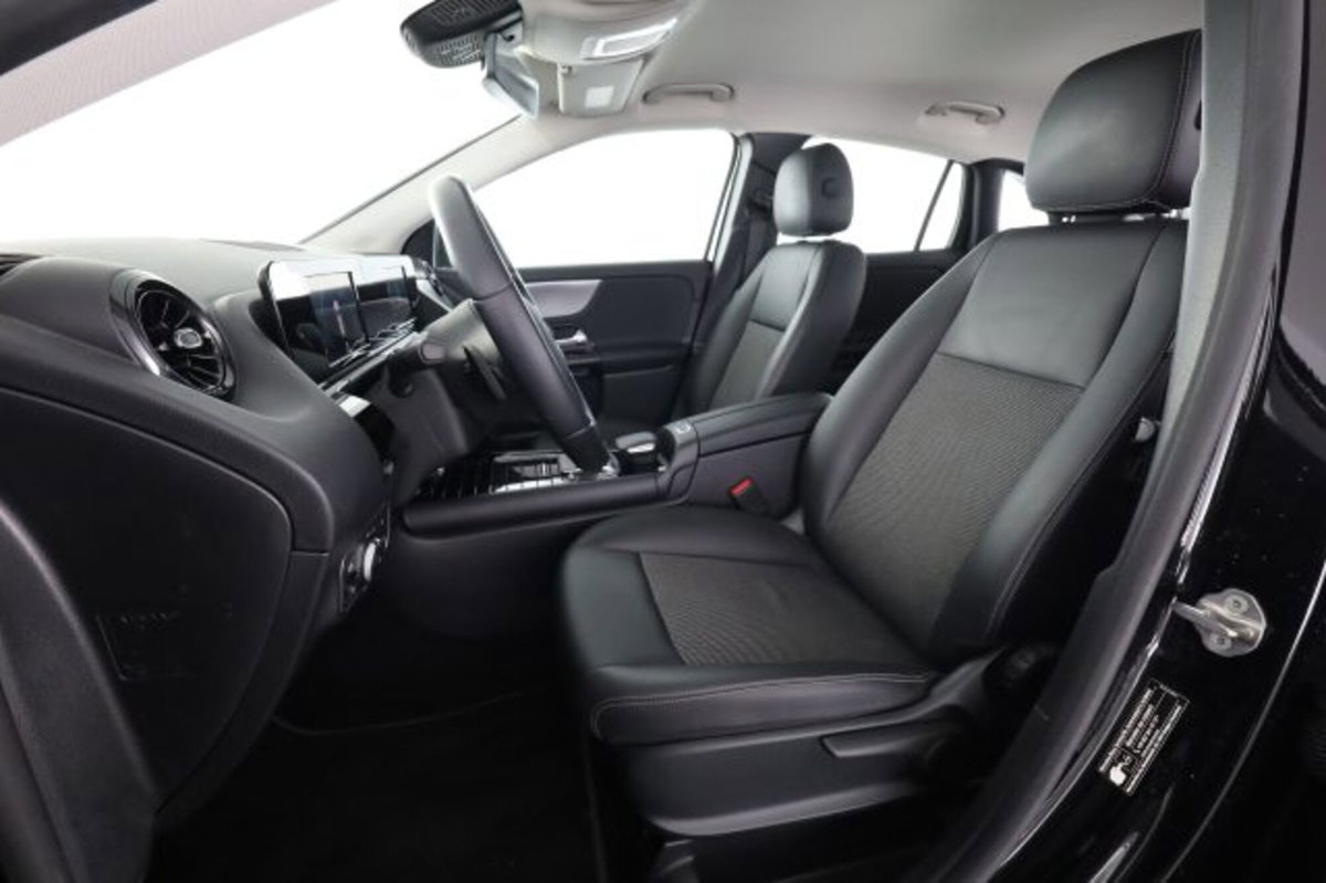 Mercedes-Benz CLA Shooting Brake 180 d Automatic Shooting Brake Business (2)