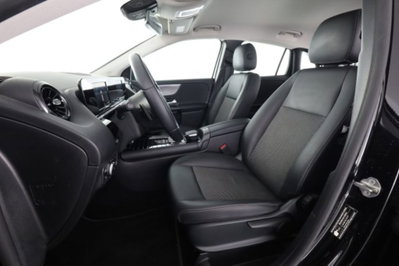 Mercedes-Benz CLA Shooting Brake 180 d Automatic Shooting Brake Business (2)