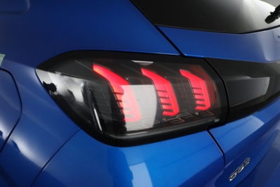 Peugeot 208 PureTech 100 Stop&Start EAT8 5 porte Allure Pack (10)