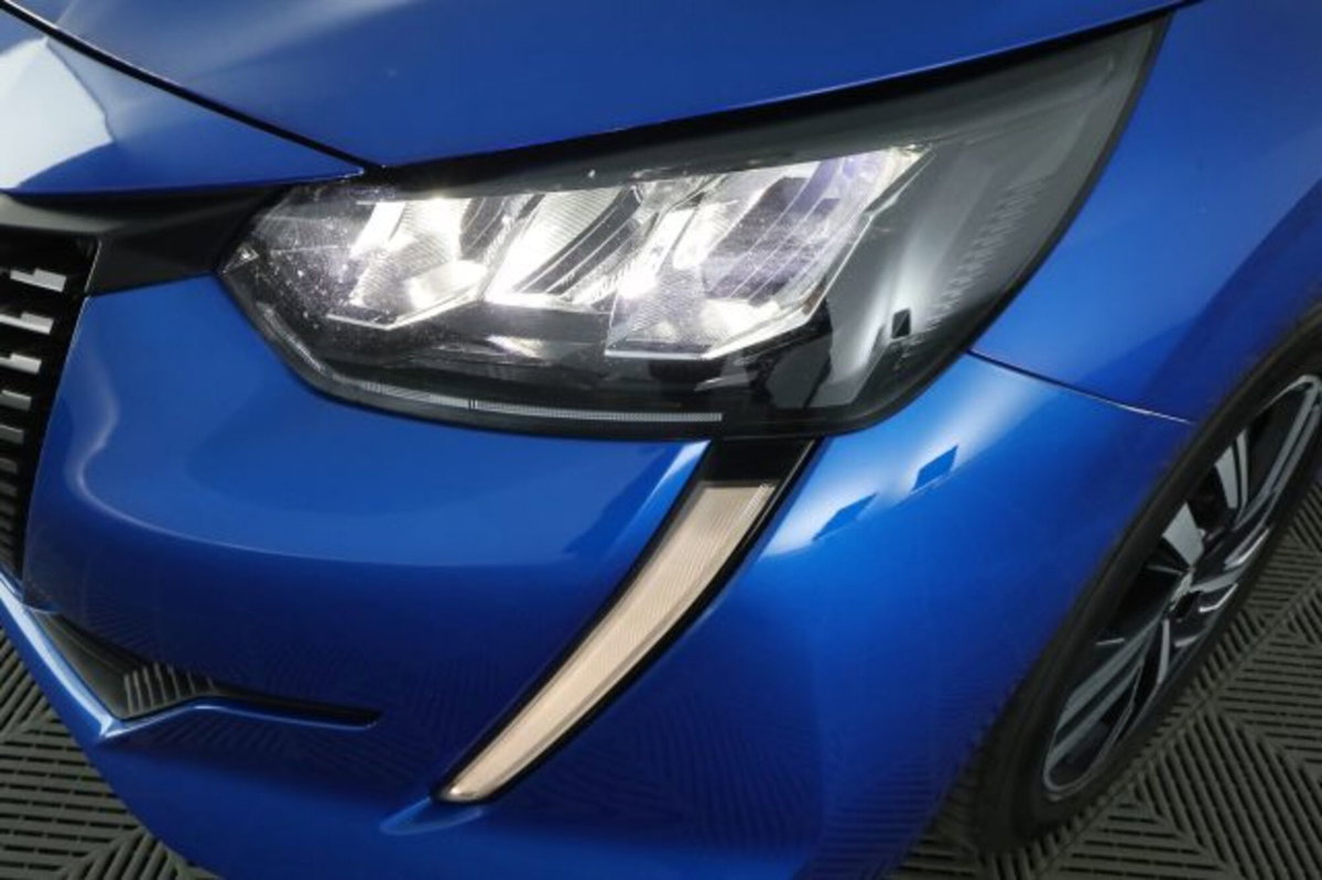 Peugeot 208 PureTech 100 Stop&Start EAT8 5 porte Allure Pack (9)