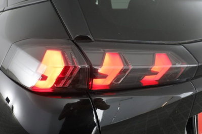 Peugeot 2008 PureTech 130 S&S EAT8 Allure Pack (10)