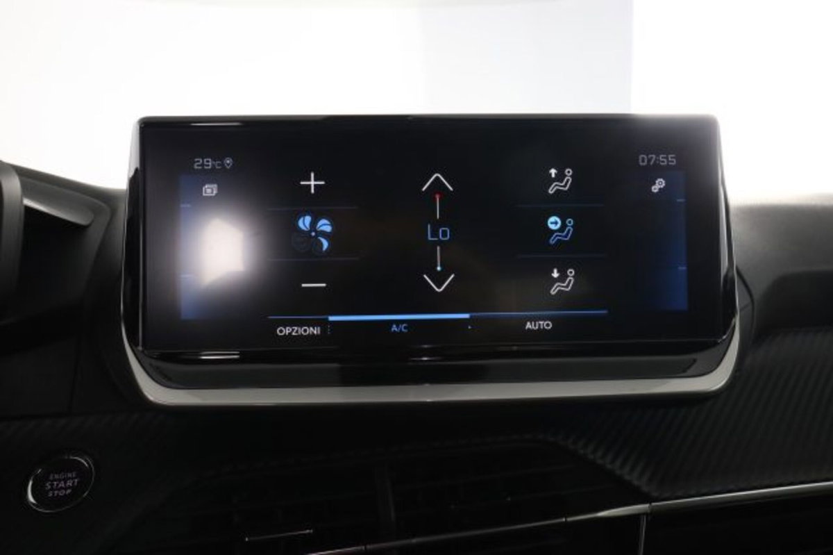 Peugeot 2008 PureTech 130 S&S EAT8 Allure Pack (11)