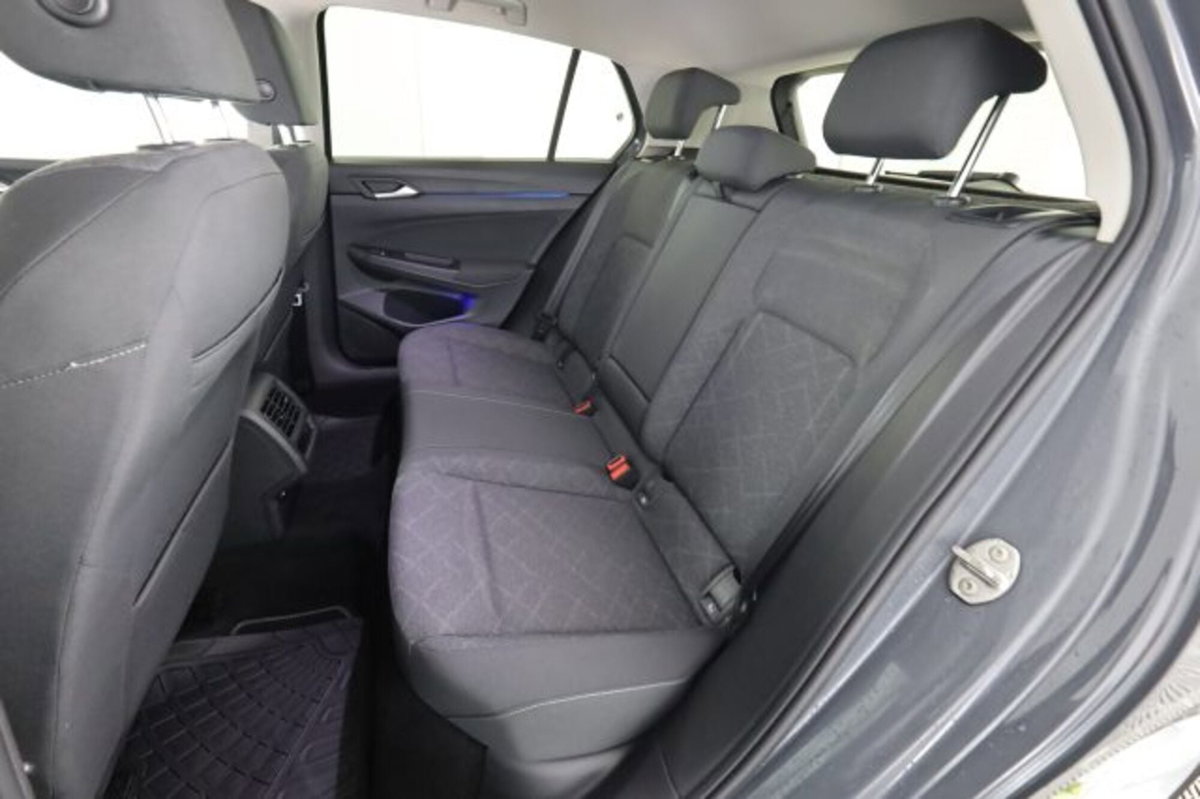 Volkswagen Golf Variant 1.0 eTSI EVO DSG Life (3)