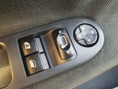 Peugeot 207 HDi 70CV 5p. X Line Business (16)