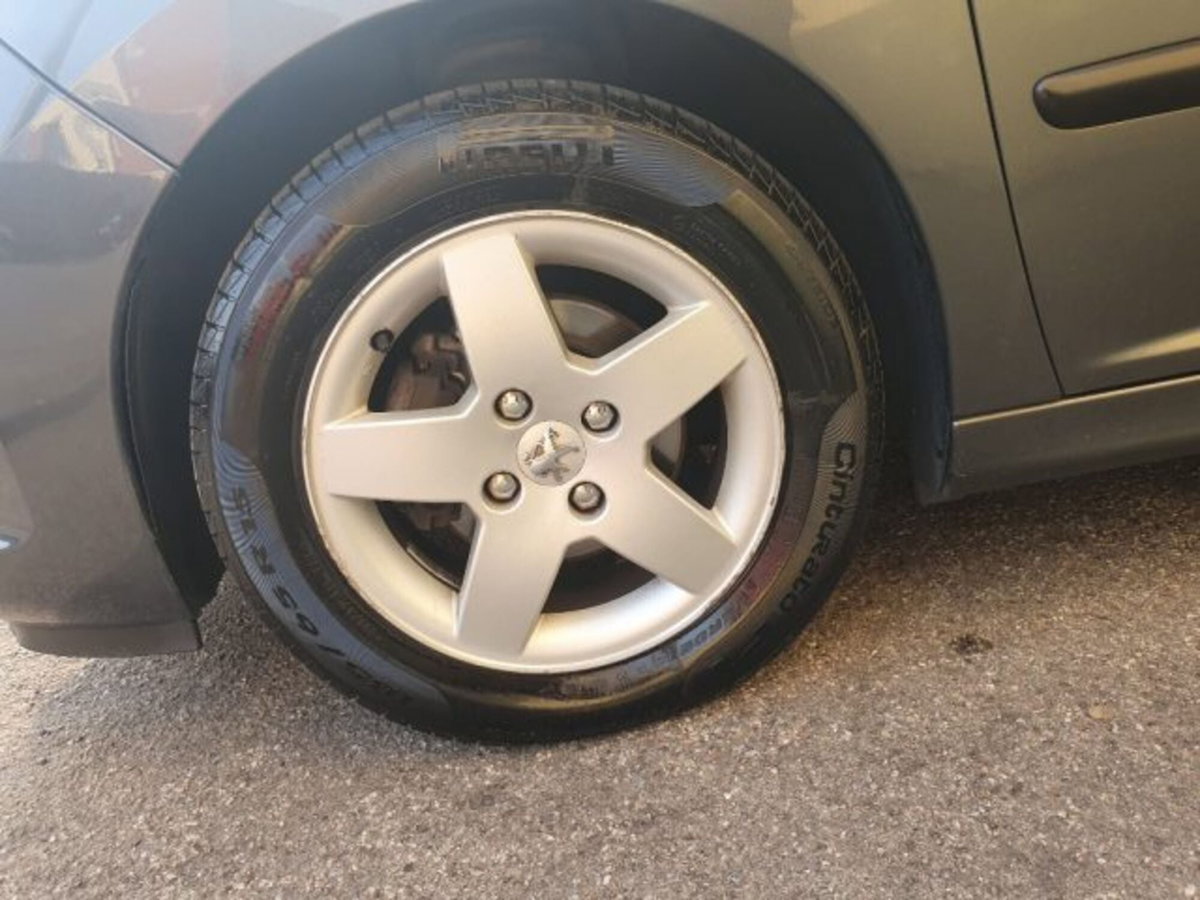Peugeot 207 HDi 70CV 5p. X Line Business (9)