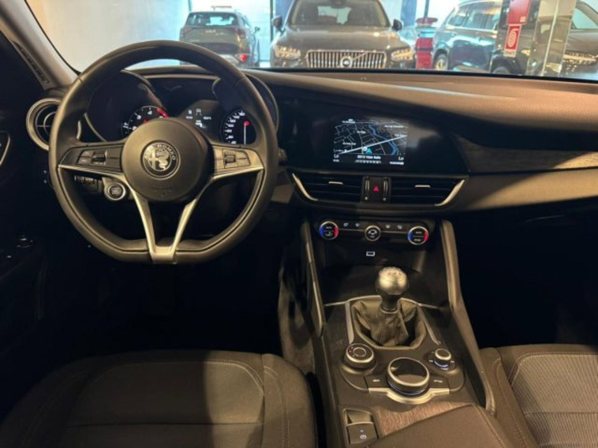 Alfa Romeo Giulia 2.2 Turbodiesel 160 CV (11)