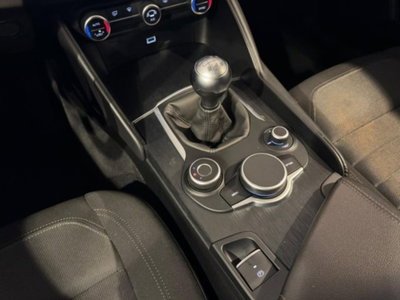 Alfa Romeo Giulia 2.2 Turbodiesel 160 CV (16)