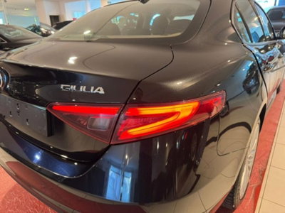 Alfa Romeo Giulia 2.2 Turbodiesel 160 CV (9)