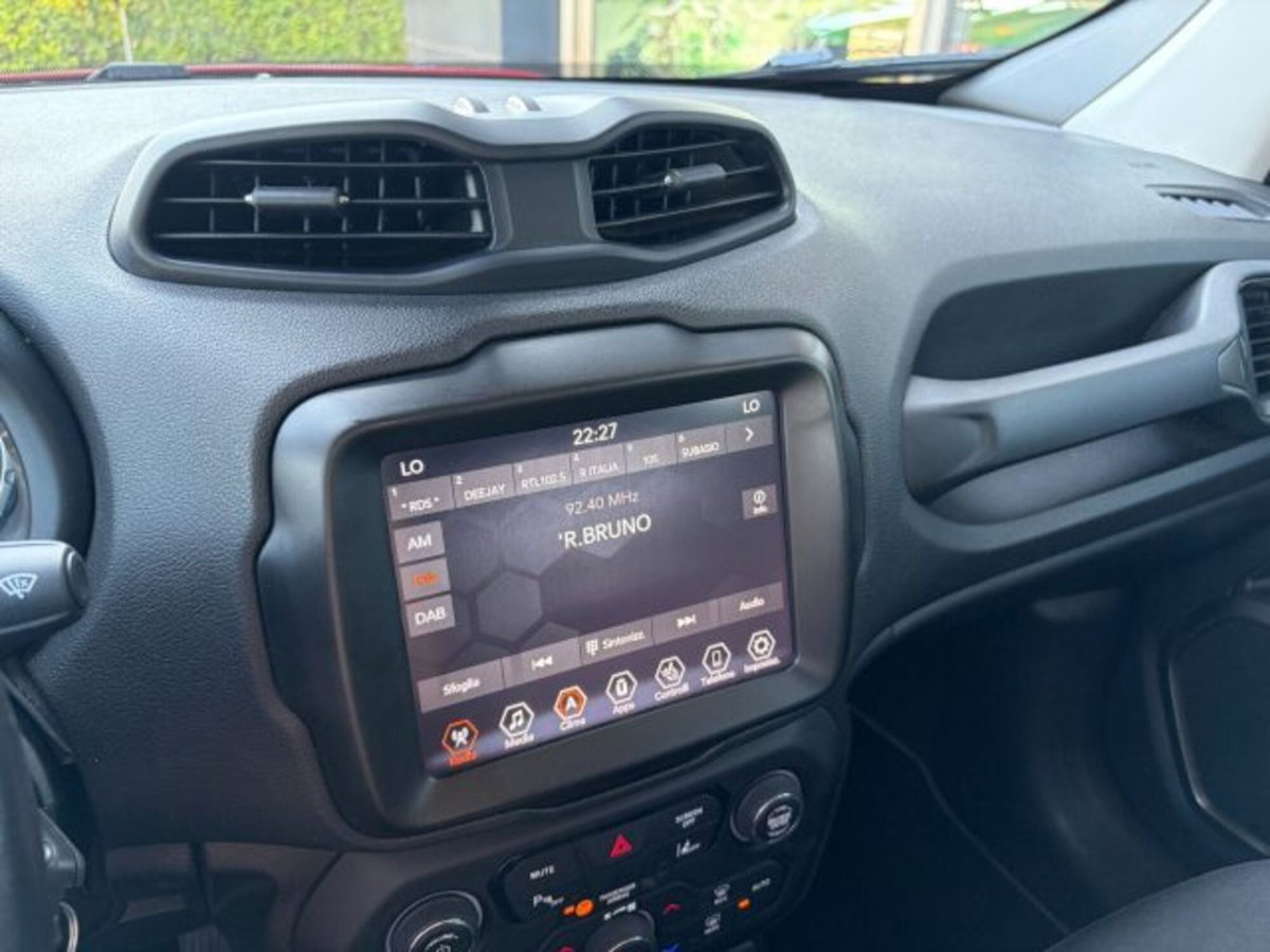 Jeep Renegade 1.5 Turbo T4 MHEV Limited (9)