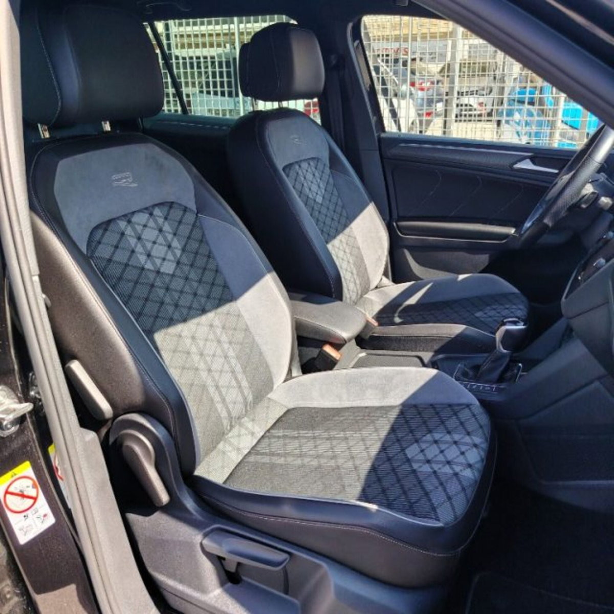 Volkswagen Tiguan 2.0 TDI 150 CV SCR DSG 4MOTION R-Line (4)