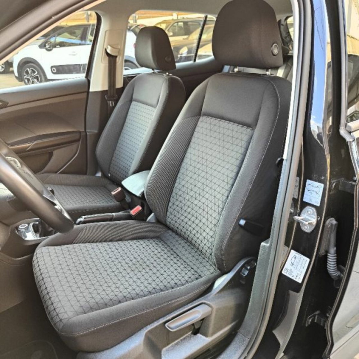 Volkswagen T-Cross 1.0 TSI Style BMT (4)