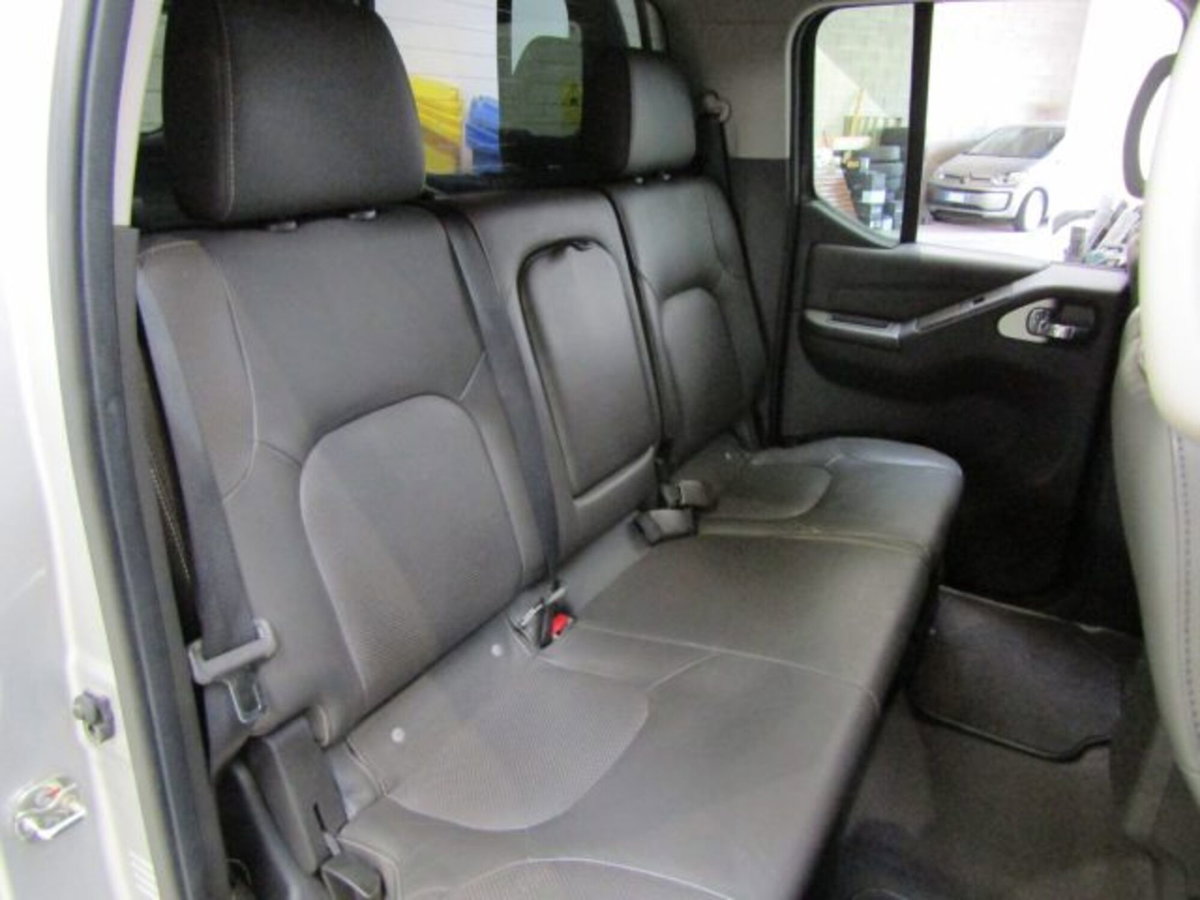 Nissan Navara 3.0 dCi 4 porte Double Cab LE V6 (15)