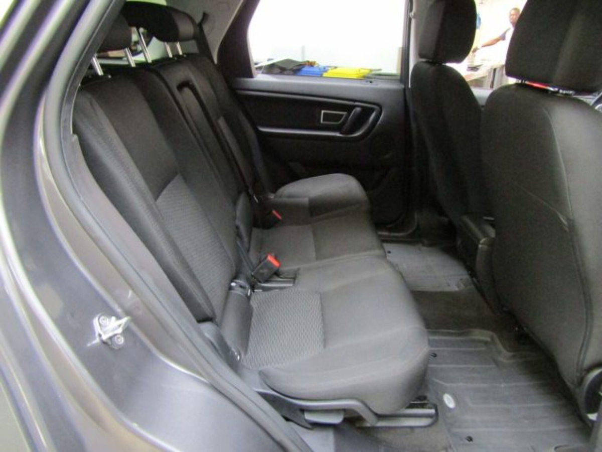 Land Rover Discovery Sport 2.0 TD4 150 CV SE (13)