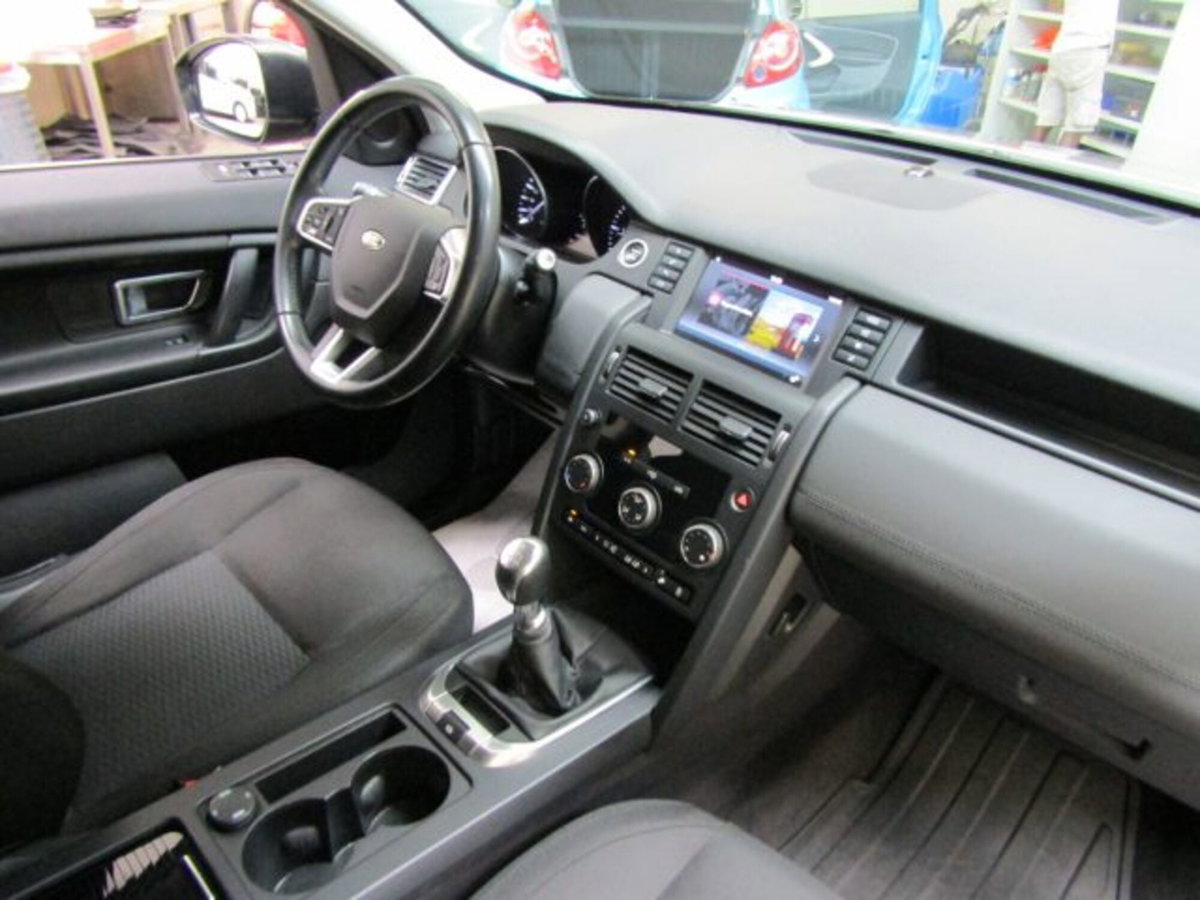 Land Rover Discovery Sport 2.0 TD4 150 CV SE (16)