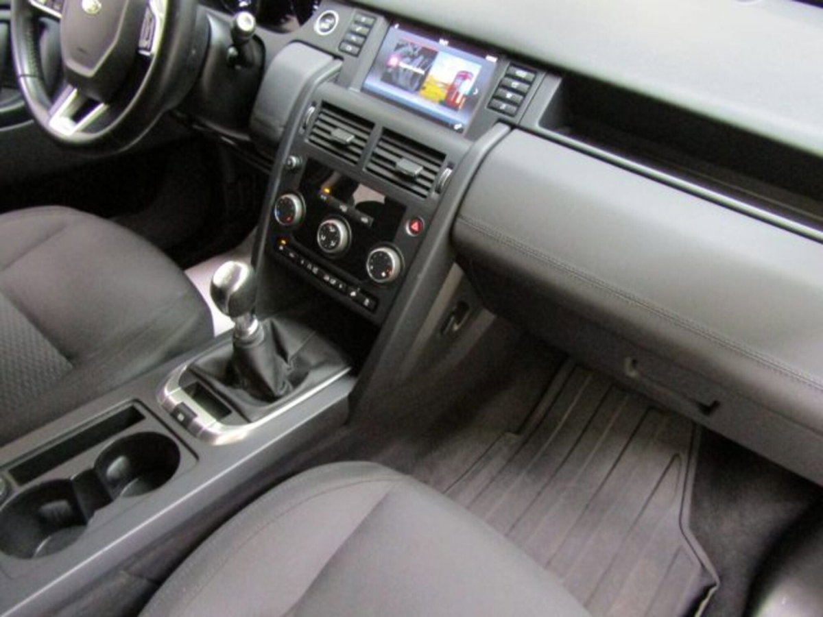 Land Rover Discovery Sport 2.0 TD4 150 CV SE (17)