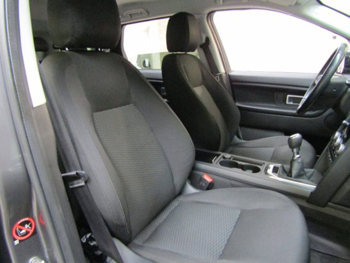Land Rover Discovery Sport 2.0 TD4 150 CV SE (18)