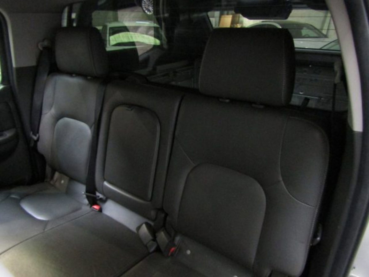 Nissan Navara 3.0 dCi 4 porte Double Cab LE V6 (13)