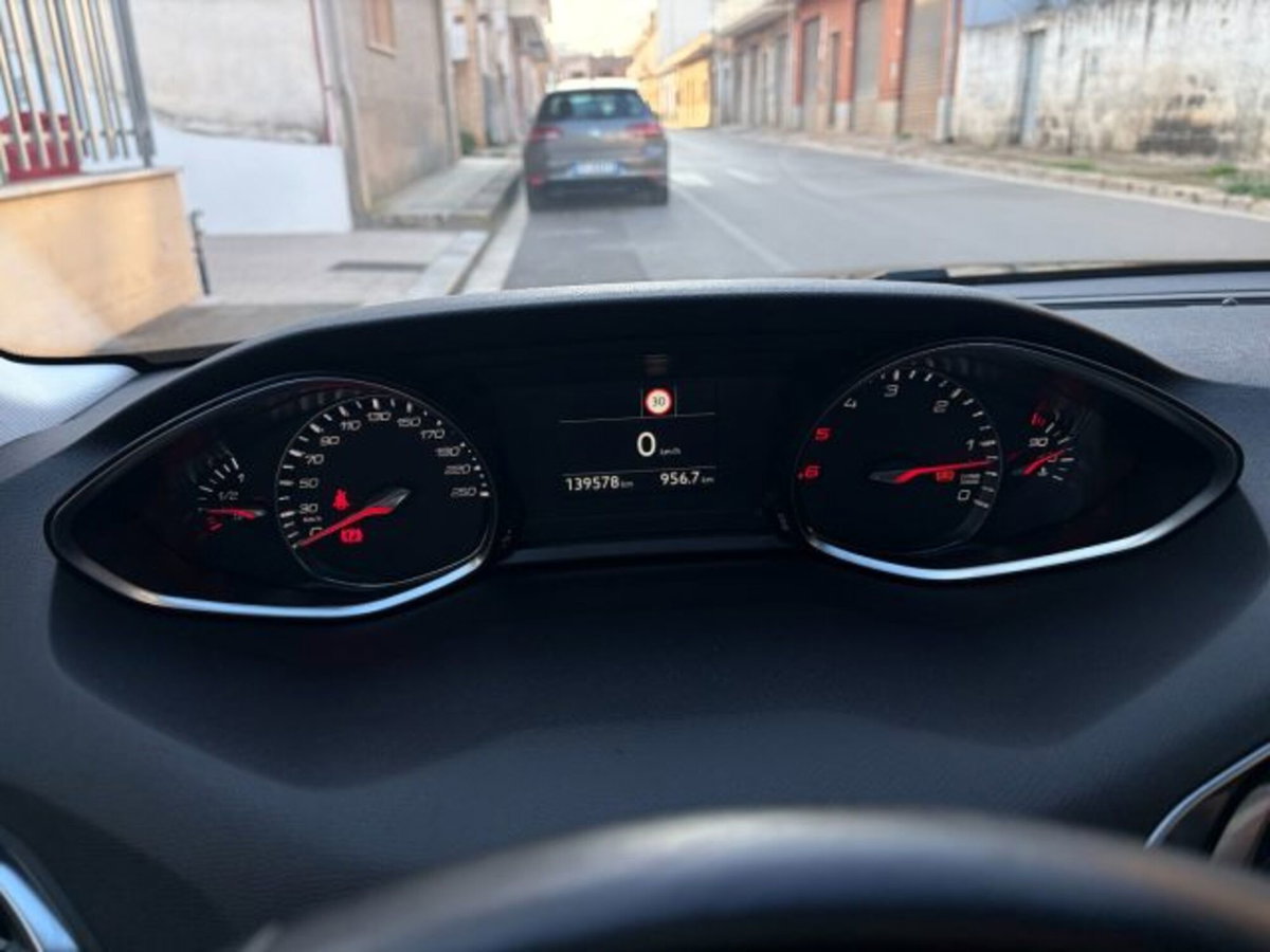Peugeot 308 SW BlueHDi 120 S&S EAT6 GT Line (20)