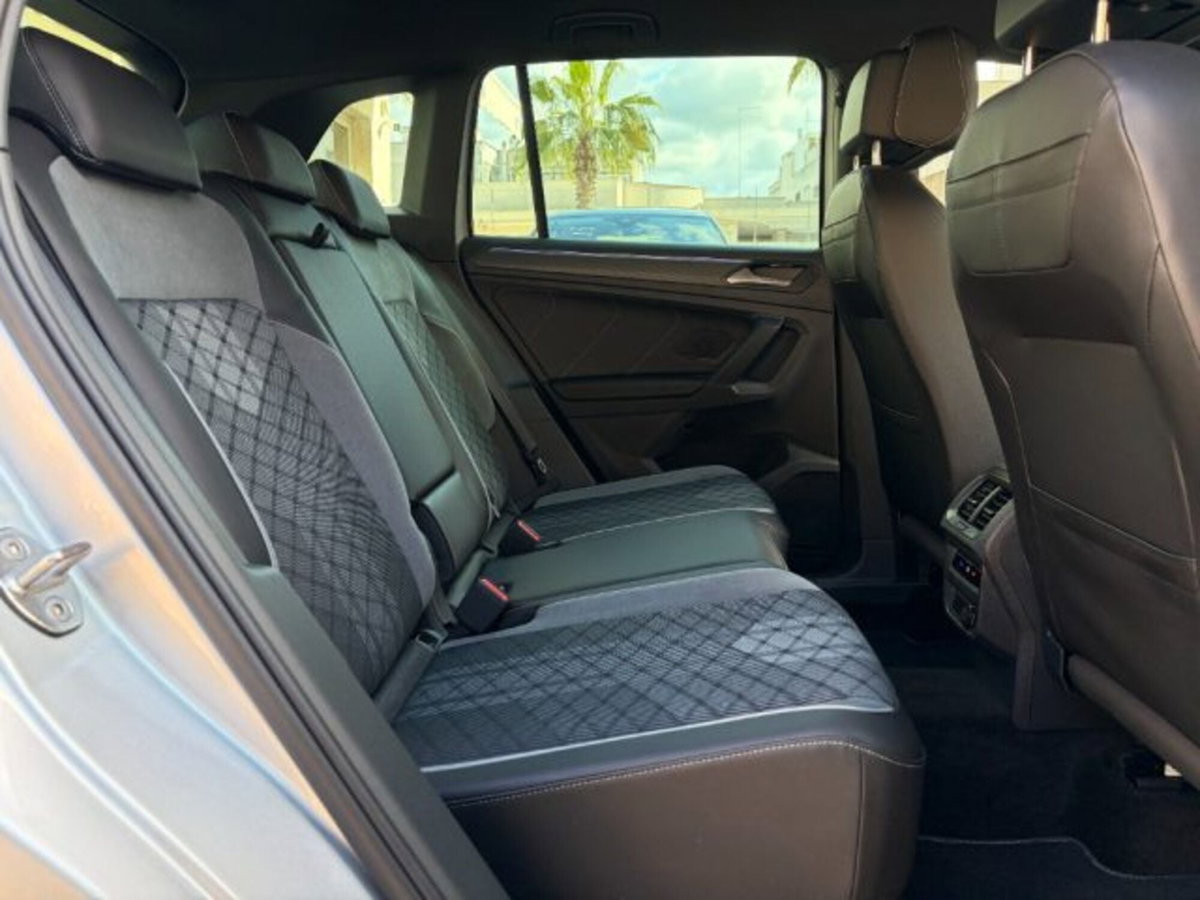 Volkswagen Tiguan 2.0 tdi R-Line 150cv dsg (10)