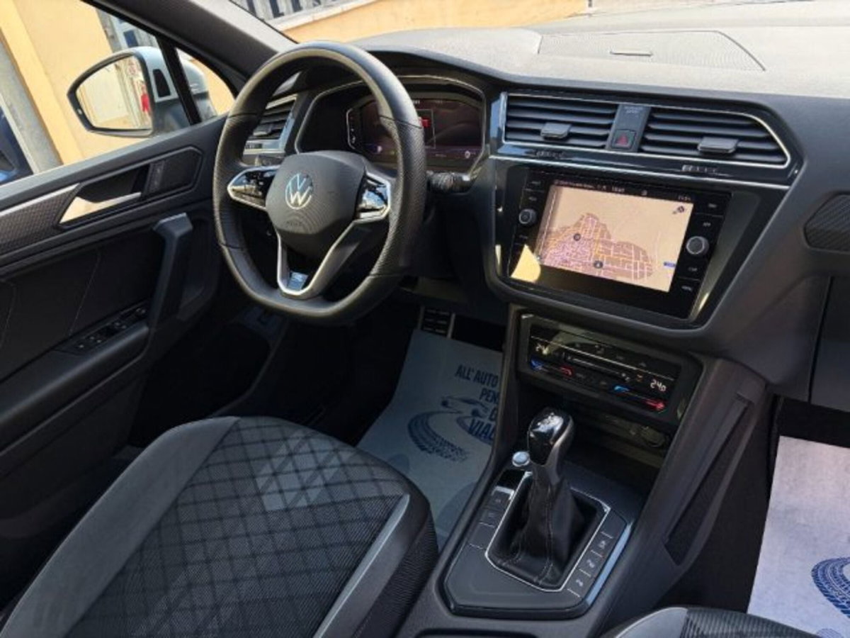 Volkswagen Tiguan 2.0 tdi R-Line 150cv dsg (11)