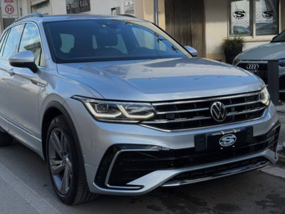 Volkswagen Tiguan 2.0 tdi R-Line 150cv dsg (17)