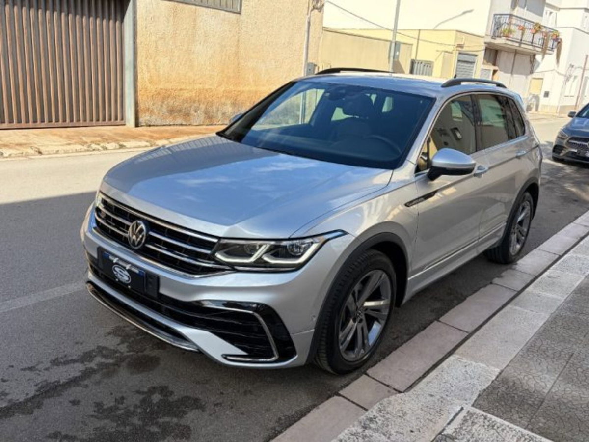 Volkswagen Tiguan 2.0 tdi R-Line 150cv dsg (7)