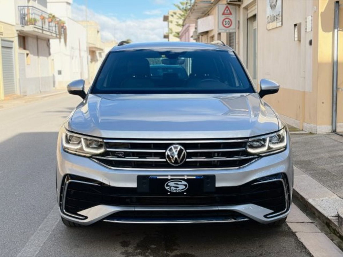 Volkswagen Tiguan 2.0 tdi R-Line 150cv dsg (8)