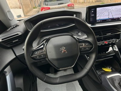 Peugeot 2008 BlueHDi 100 S&S Allure Navi Pack (17)