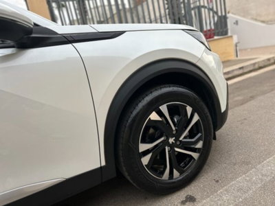 Peugeot 2008 BlueHDi 100 S&S Allure Navi Pack (3)