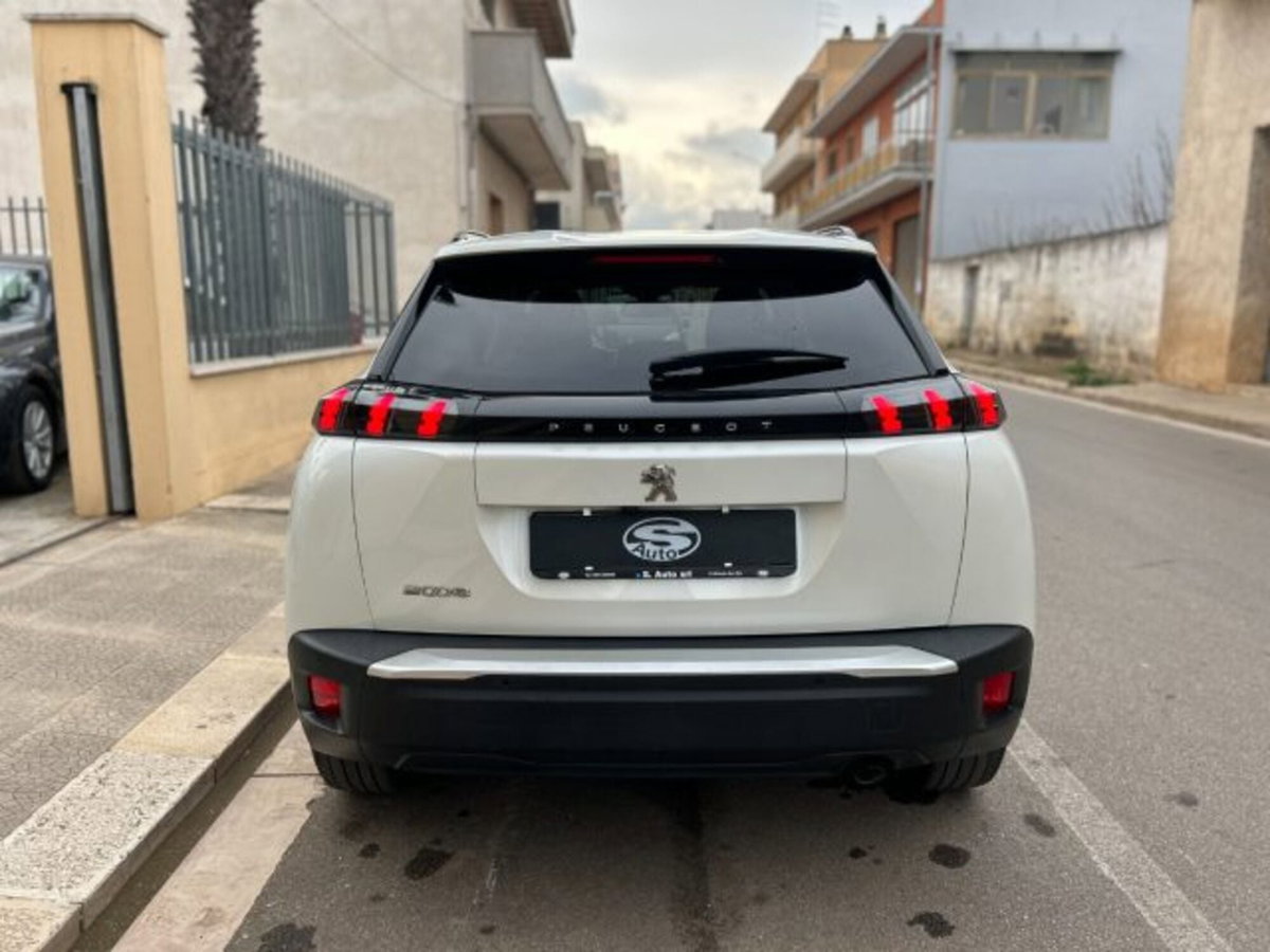 Peugeot 2008 BlueHDi 100 S&S Allure Navi Pack (6)