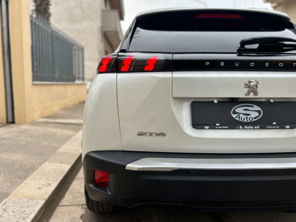 Peugeot 2008 BlueHDi 100 S&S Allure Navi Pack (7)