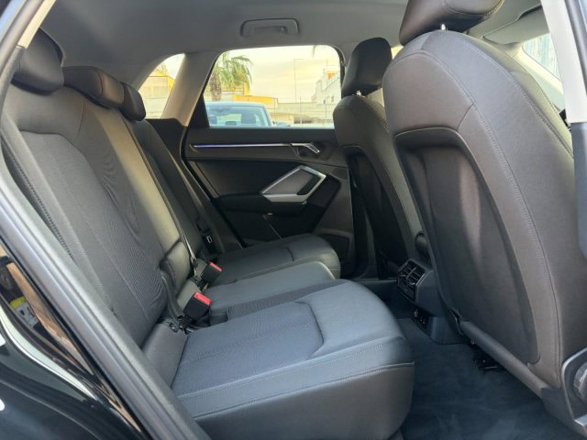 Audi Q3 35 2.0 tdi Business Advanced s-tronic (11)