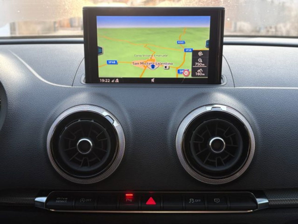 Audi A3 Sportback 1.6 TDI 116 CV Design (18)