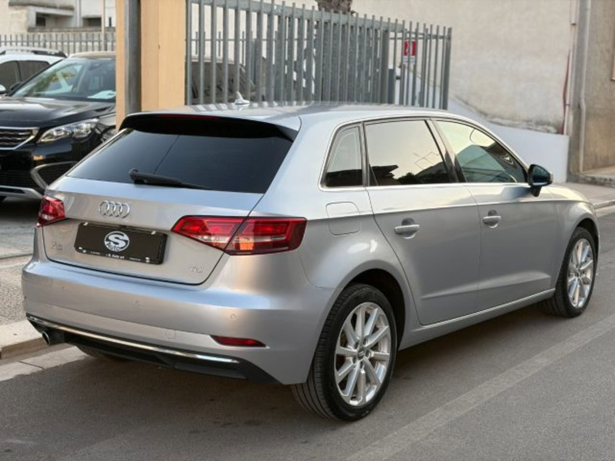Audi A3 Sportback 1.6 TDI 116 CV Design (4)
