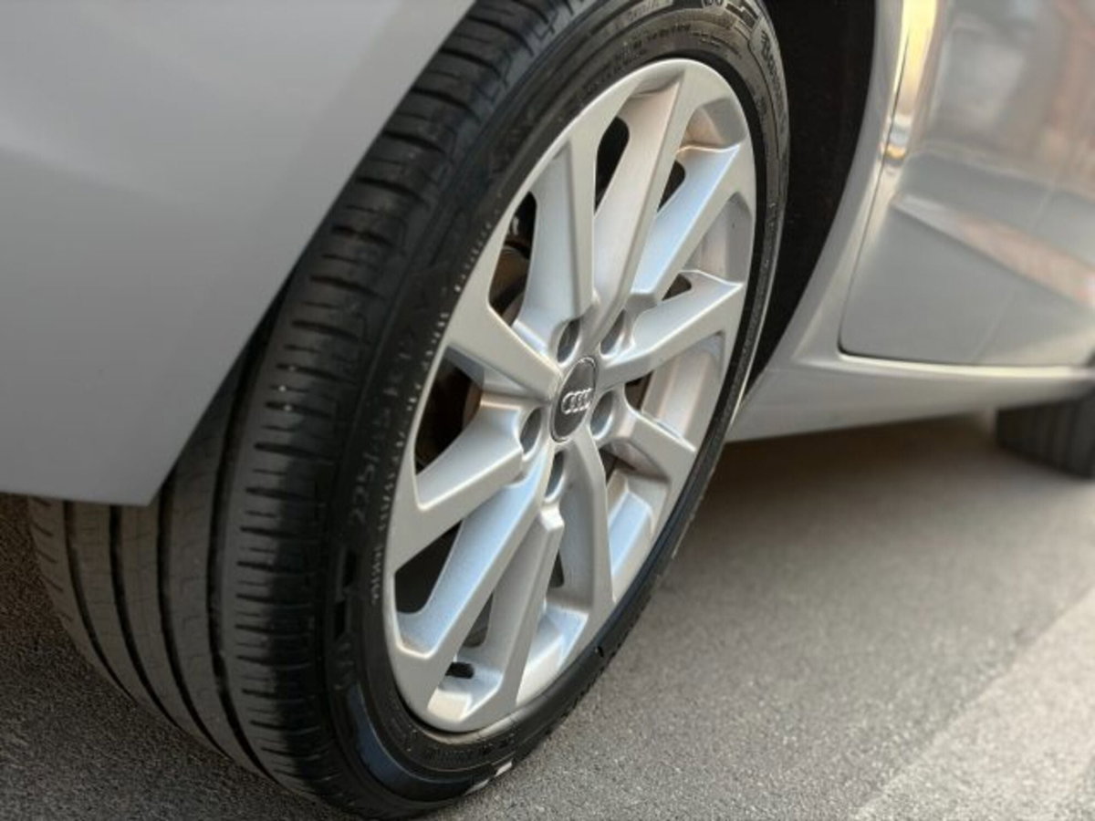 Audi A3 Sportback 1.6 TDI 116 CV Design (5)