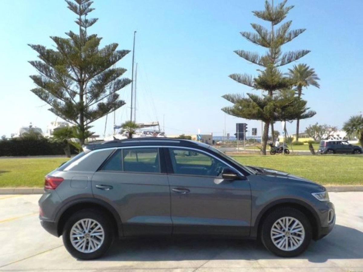 Volkswagen T-Roc 1.0 TSI Life (5)