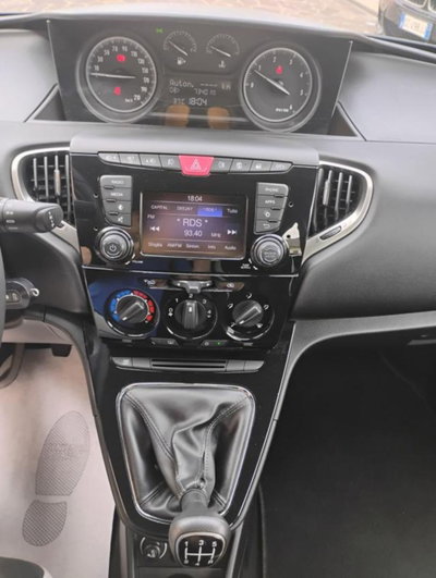Lancia Ypsilon 1.3 MJT 16V 95 CV 5 porte S&S Gold (11)