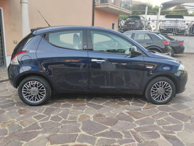 Lancia Ypsilon 1.3 MJT 16V 95 CV 5 porte S&S Gold (2)