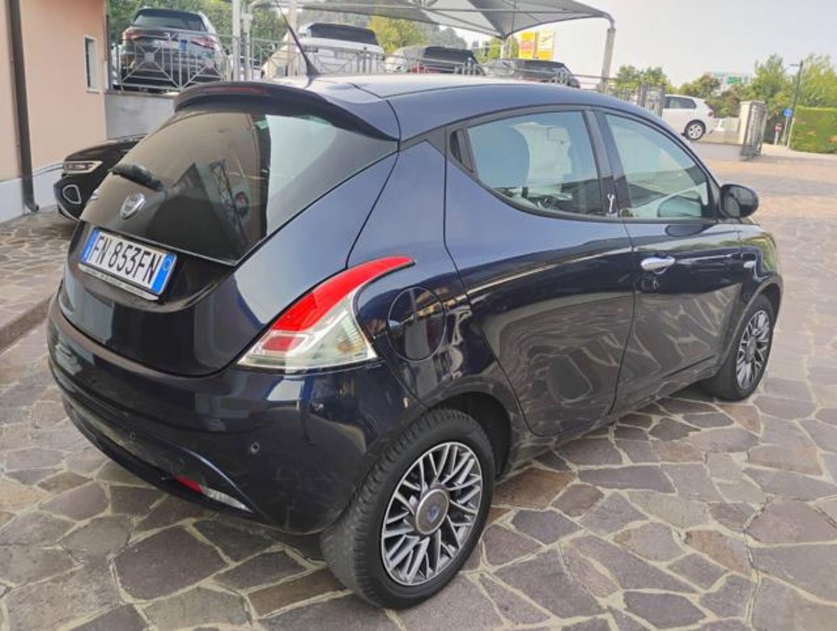Lancia Ypsilon 1.3 MJT 16V 95 CV 5 porte S&S Gold (3)