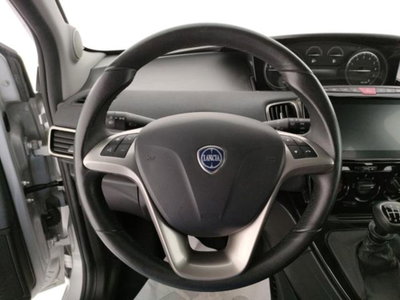Lancia Ypsilon 1.0 FireFly 5 porte S&S Hybrid Ecochic Gold (8)