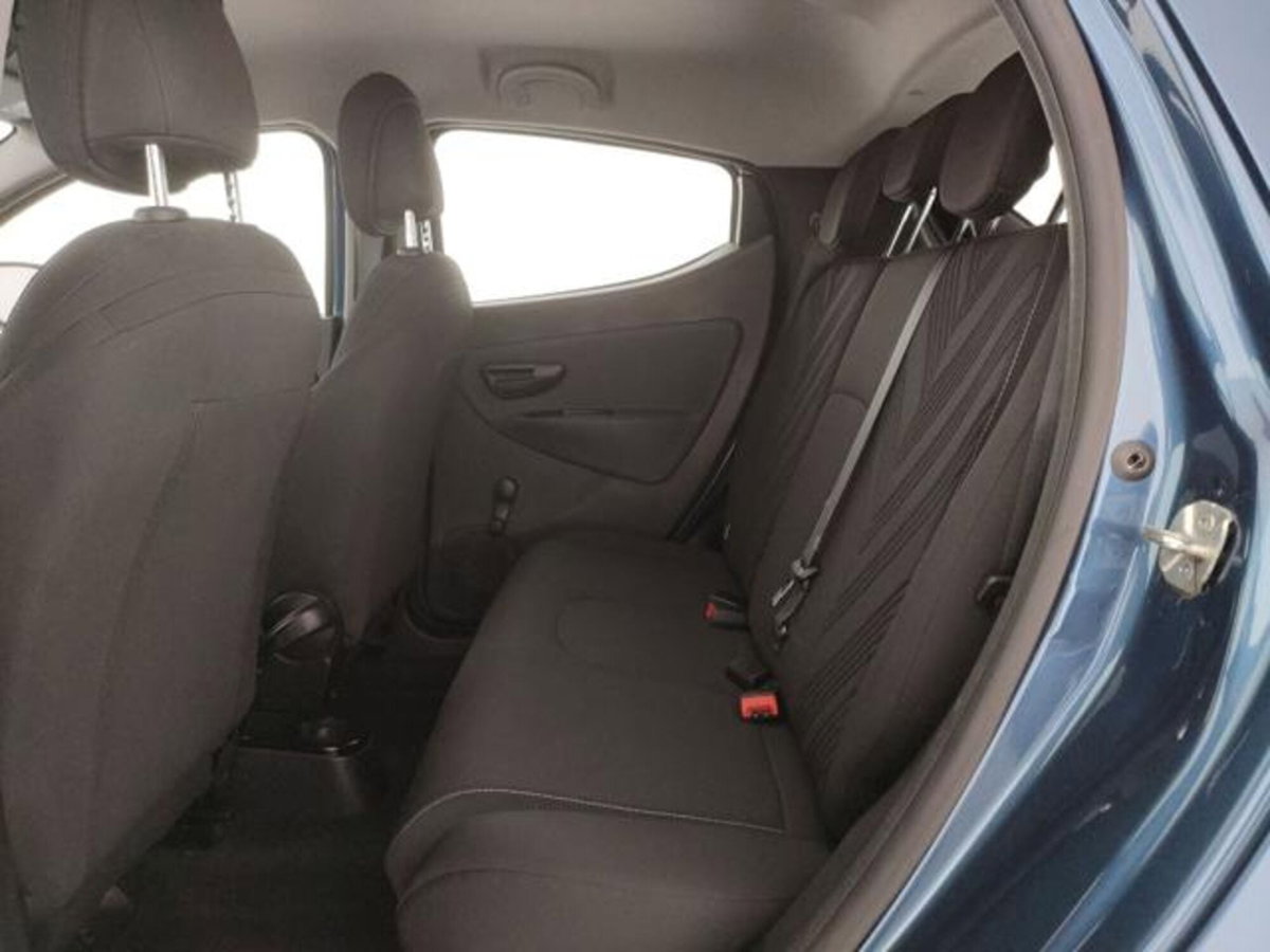 Lancia Ypsilon 1.0 FireFly 5 porte S&S Hybrid Ecochic Gold (13)