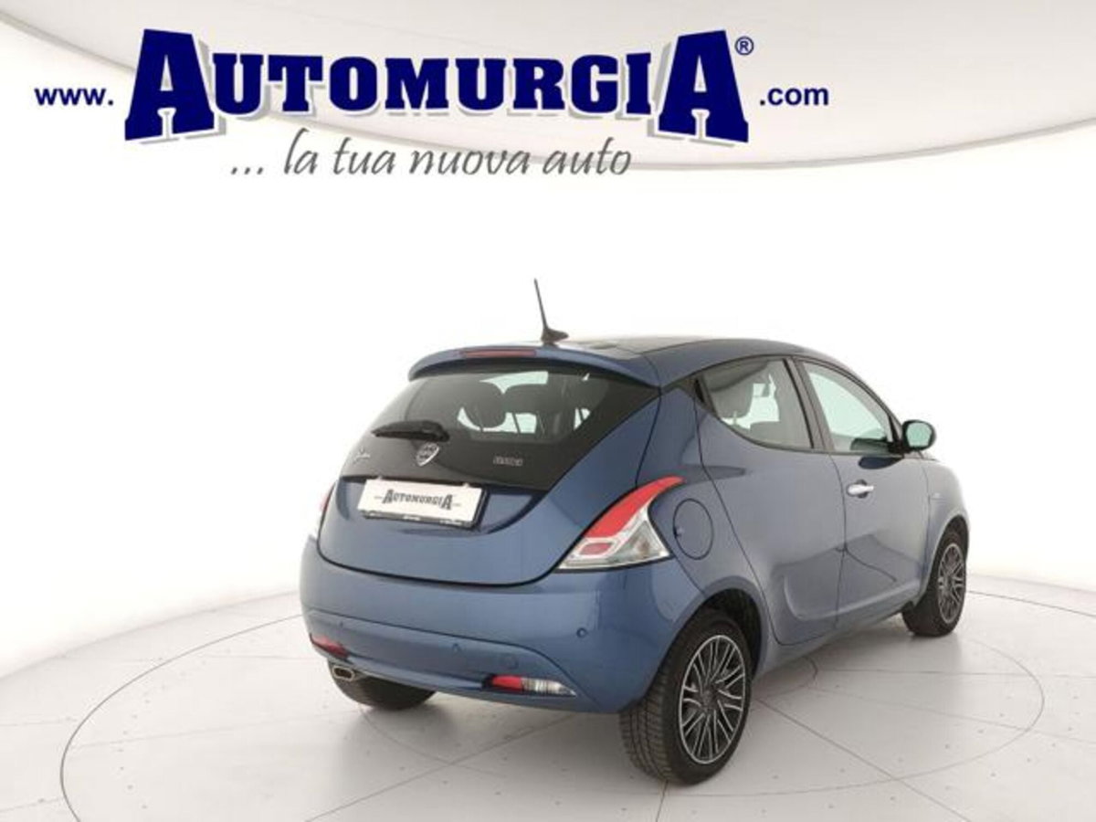 Lancia Ypsilon 1.0 FireFly 5 porte S&S Hybrid Ecochic Gold (4)