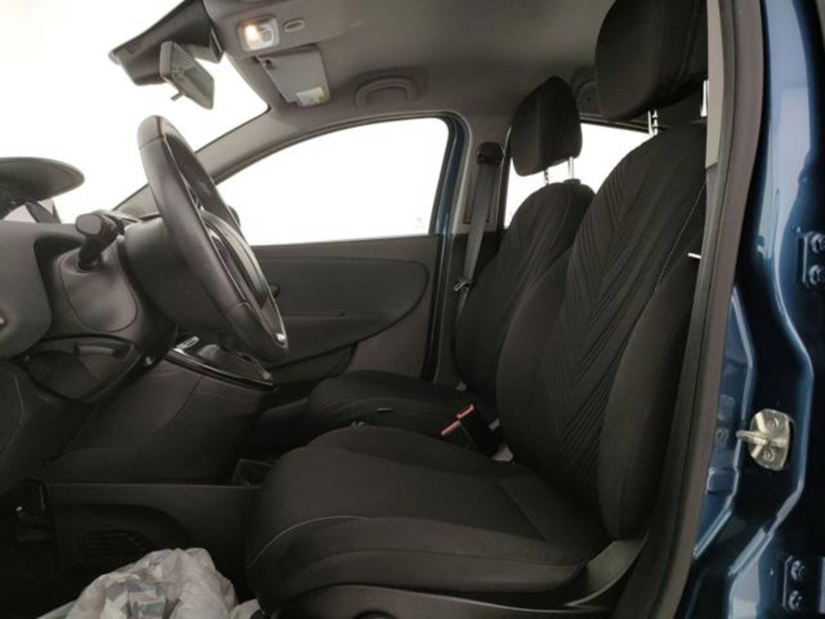 Lancia Ypsilon 1.0 FireFly 5 porte S&S Hybrid Ecochic Gold (5)