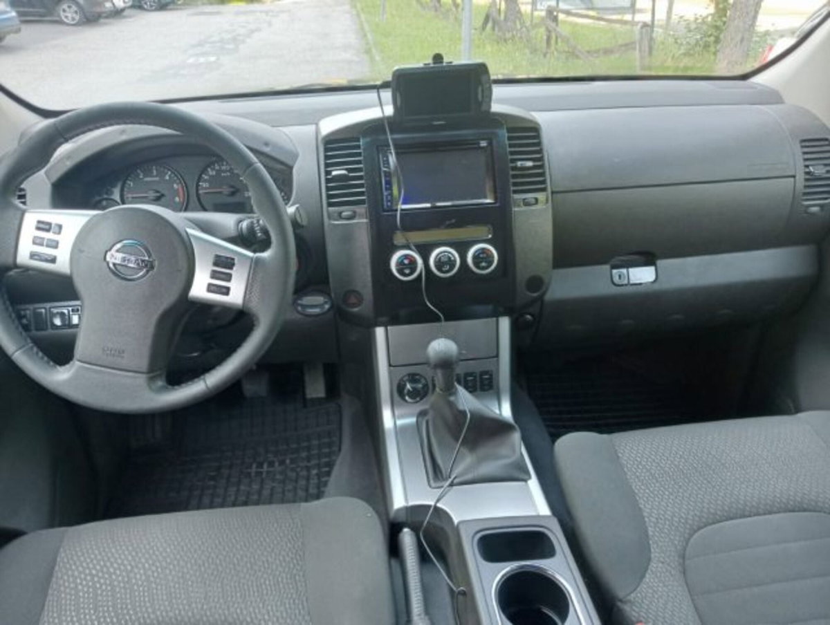 Nissan Navara 2.5 dCi 190CV 4 porte Double Cab XE (10)