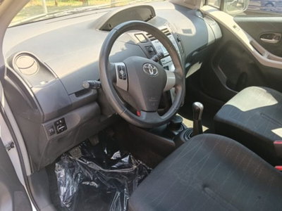 Toyota Yaris 1.3 5 porte Sol (15)