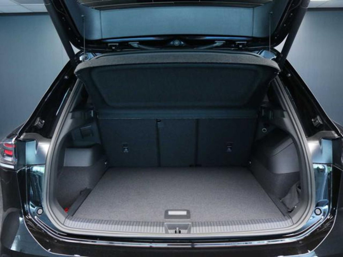 Volkswagen Tiguan 1.5 etsi Elegance 150cv dsg (13)