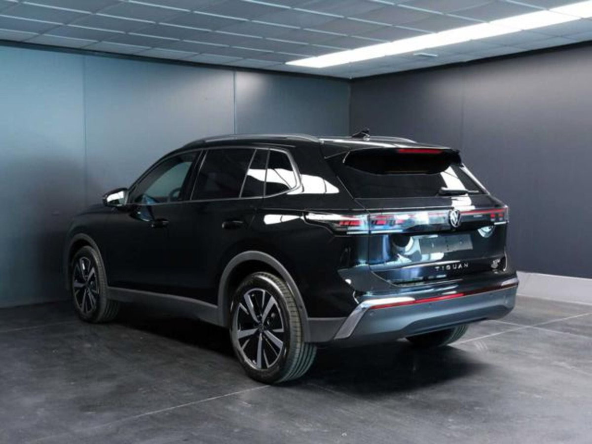 Volkswagen Tiguan 1.5 etsi Elegance 150cv dsg (3)